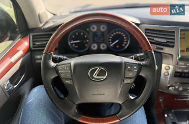 Внедорожник / Кроссовер Lexus LX 2011 в 