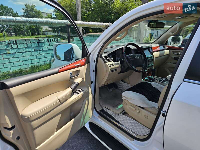 Внедорожник / Кроссовер Lexus LX 2008 в Днепре