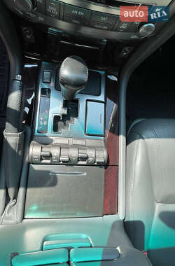 Внедорожник / Кроссовер Lexus LX 2010 в 
