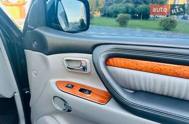 Внедорожник / Кроссовер Lexus LX 2006 в 