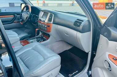 Внедорожник / Кроссовер Lexus LX 2006 в 