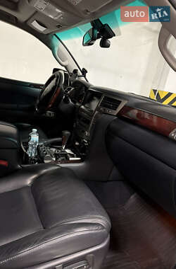 Внедорожник / Кроссовер Lexus LX 2013 в 