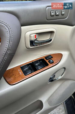Внедорожник / Кроссовер Lexus LX 2006 в 