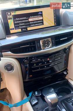 Внедорожник / Кроссовер Lexus LX 2017 в 