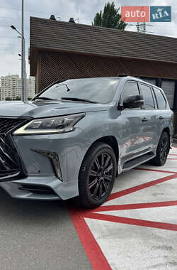 Внедорожник / Кроссовер Lexus LX 2017 в 