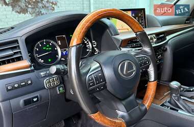 Позашляховик / Кросовер Lexus LX 2016 в 