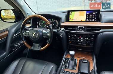 Позашляховик / Кросовер Lexus LX 2016 в 