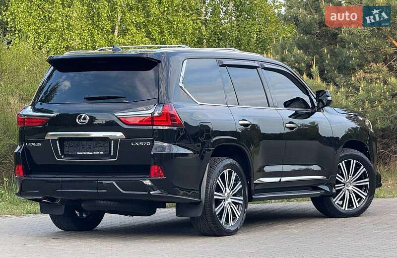 Позашляховик / Кросовер Lexus LX 2016 в Рівному