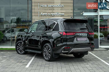 Позашляховик / Кросовер Lexus LX 2024 в 