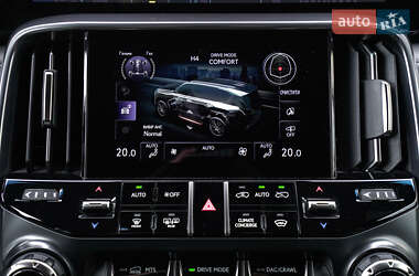 Позашляховик / Кросовер Lexus LX 2024 в 