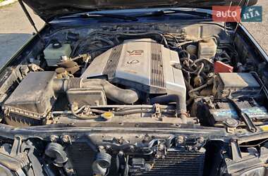 Внедорожник / Кроссовер Lexus LX 2007 в 