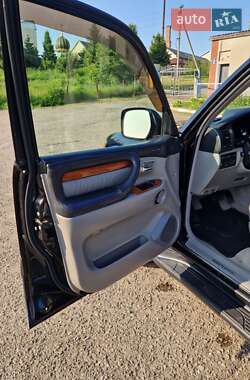 Внедорожник / Кроссовер Lexus LX 2007 в 