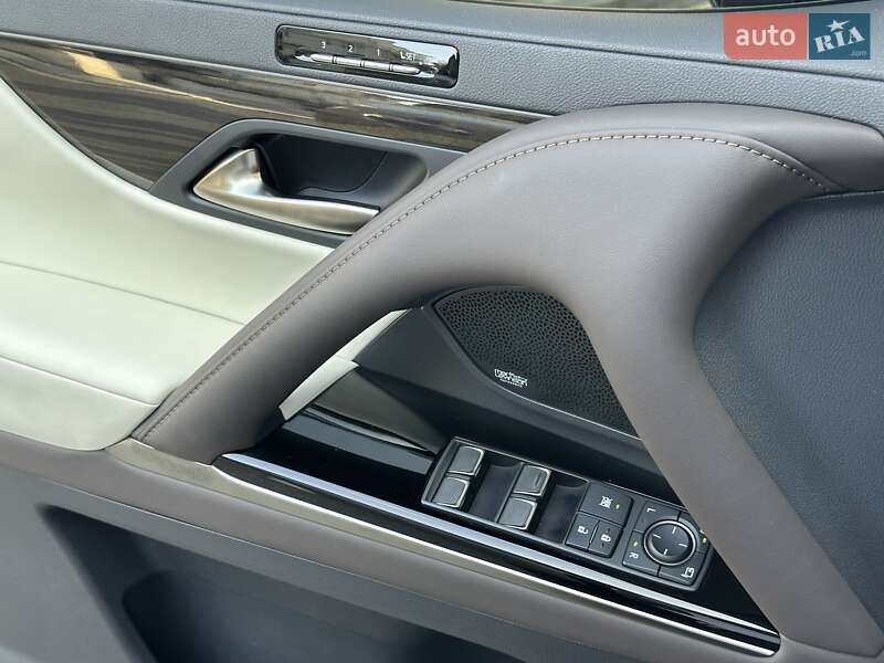 Внедорожник / Кроссовер Lexus LX 2022 в Киеве