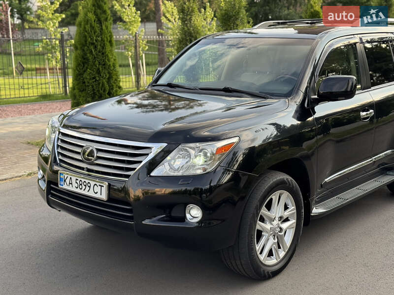 Внедорожник / Кроссовер Lexus LX 2011 в Киеве