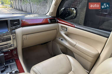 Внедорожник / Кроссовер Lexus LX 2008 в 