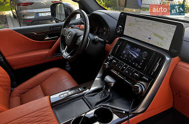 Внедорожник / Кроссовер Lexus LX 2022 в 