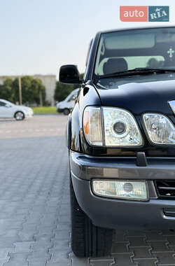Внедорожник / Кроссовер Lexus LX 2006 в 