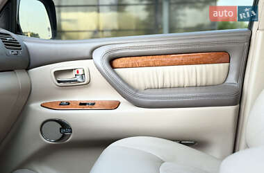 Внедорожник / Кроссовер Lexus LX 2006 в 