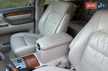 Внедорожник / Кроссовер Lexus LX 2006 в 