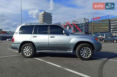 Внедорожник / Кроссовер Lexus LX 2004 в 