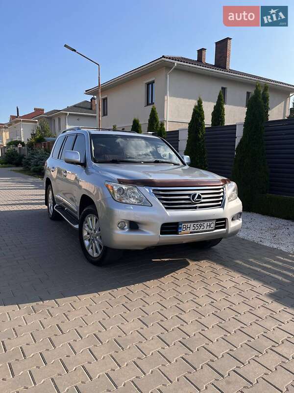 Внедорожник / Кроссовер Lexus LX 2008 в 