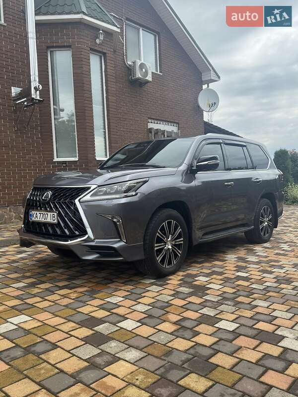 Внедорожник / Кроссовер Lexus LX 2016 в Киеве