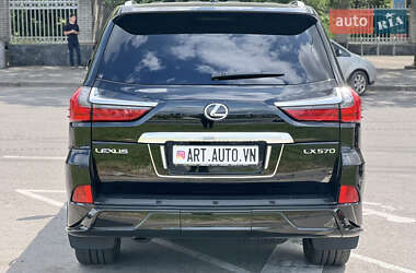 Внедорожник / Кроссовер Lexus LX 2018 в 