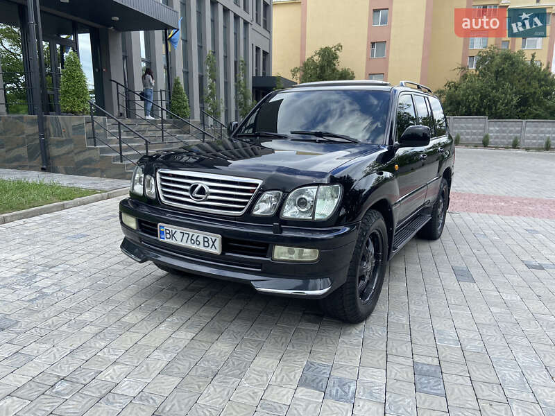 Внедорожник / Кроссовер Lexus LX 2004 в 