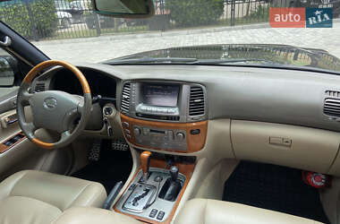 Внедорожник / Кроссовер Lexus LX 2004 в 