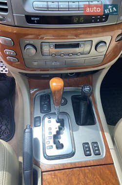 Внедорожник / Кроссовер Lexus LX 2004 в 