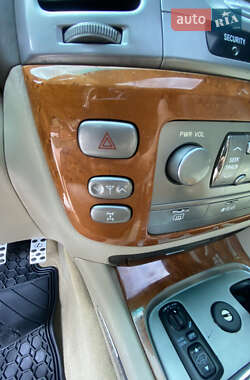 Внедорожник / Кроссовер Lexus LX 2004 в 
