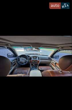 Внедорожник / Кроссовер Lexus LX 2005 в 