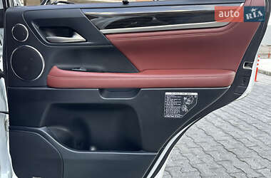 Внедорожник / Кроссовер Lexus LX 2019 в 