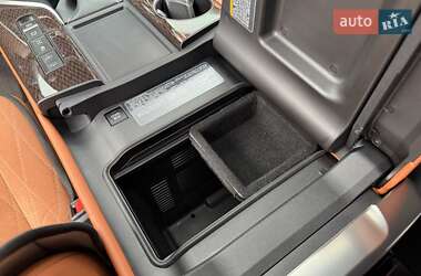 Внедорожник / Кроссовер Lexus LX 2023 в 