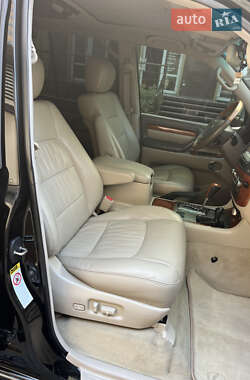 Внедорожник / Кроссовер Lexus LX 2005 в 
