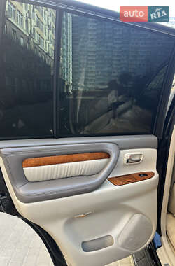 Внедорожник / Кроссовер Lexus LX 2005 в 