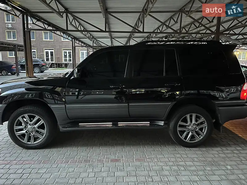 Lexus LX 2005