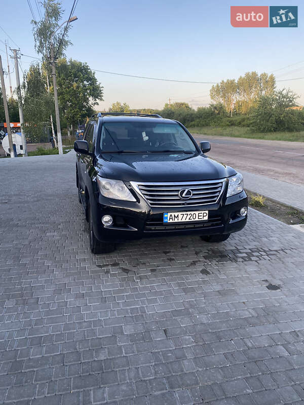 Внедорожник / Кроссовер Lexus LX 2011 в Олевске