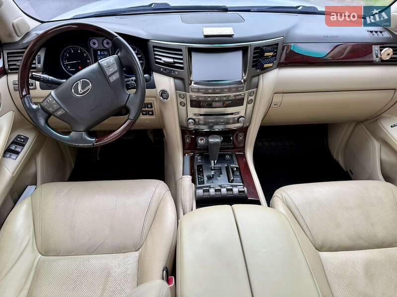 Внедорожник / Кроссовер Lexus LX 2011 в Киеве