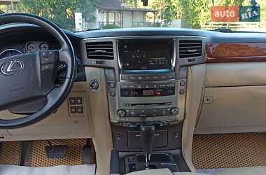 Внедорожник / Кроссовер Lexus LX 2008 в 