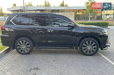 Позашляховик / Кросовер Lexus LX 2018 в 