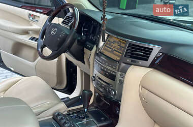 Позашляховик / Кросовер Lexus LX 2011 в 