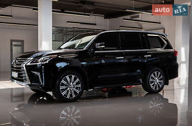Внедорожник / Кроссовер Lexus LX 2017 в 