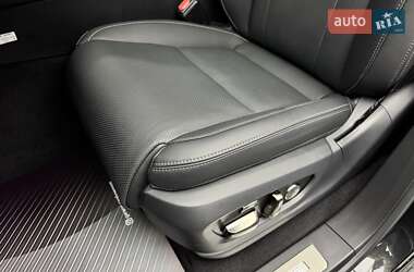 Позашляховик / Кросовер Lexus LX 2025 в 