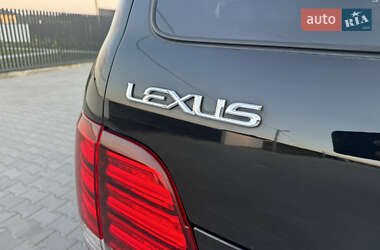 Внедорожник / Кроссовер Lexus LX 2006 в 