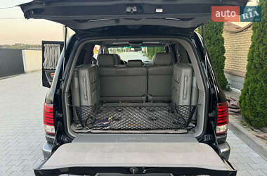 Внедорожник / Кроссовер Lexus LX 2006 в 