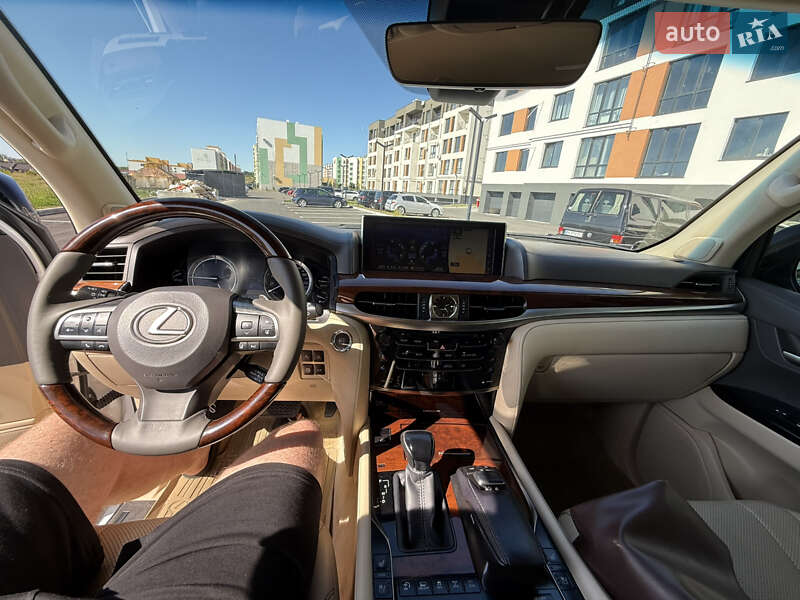 Внедорожник / Кроссовер Lexus LX 2016 в Ровно