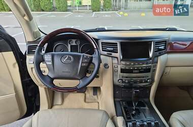 Внедорожник / Кроссовер Lexus LX 2008 в 