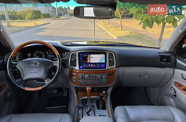 Внедорожник / Кроссовер Lexus LX 2005 в 