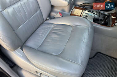 Внедорожник / Кроссовер Lexus LX 2005 в 